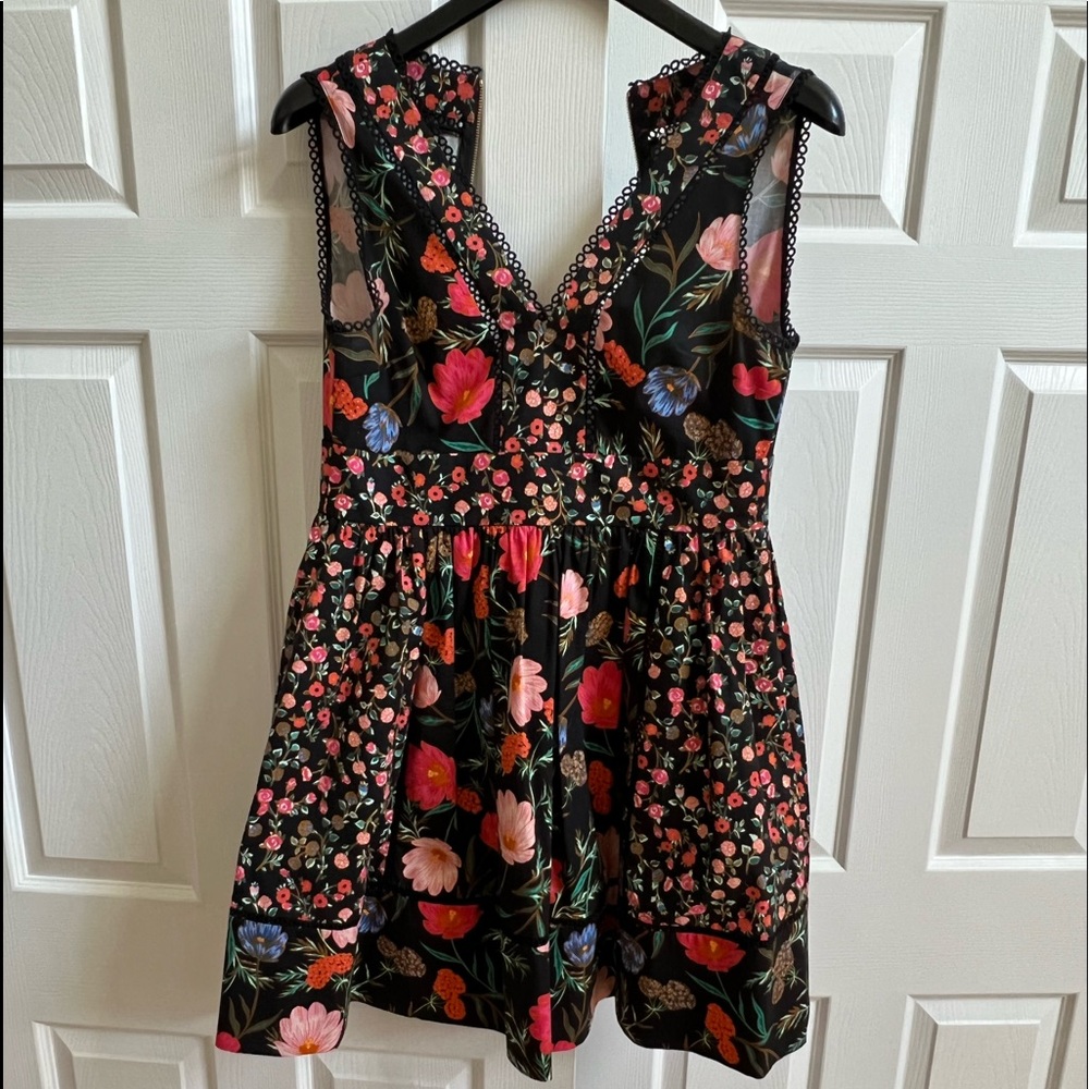 Kate Spade Size 8 sleeveless dress